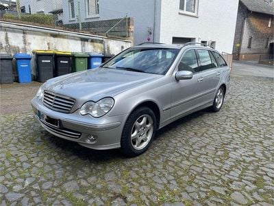 Usata Mercedes C200 Elegance 163 CV (119 kW) 2004 Argento Berlina