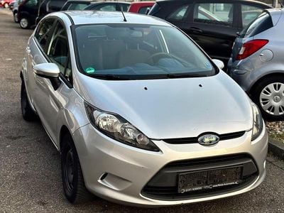Gebraucht Ford Fiesta Trend 60 PS (44 kW) 2009 Silber Kleinwagen