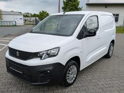 Gebraucht Peugeot Partner Premium 110 PS (80 kW) 2021 Weiß Van / Kleinbus