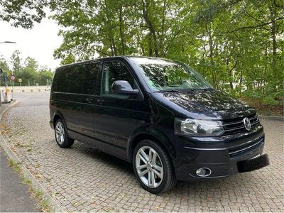 Second-hand VW T5 Highline 140 CP (102 kW) 2011 Negru Van