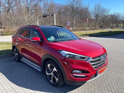 Gebraucht Hyundai Tucson 185 PS (136 kW) 2017 Rot SUV