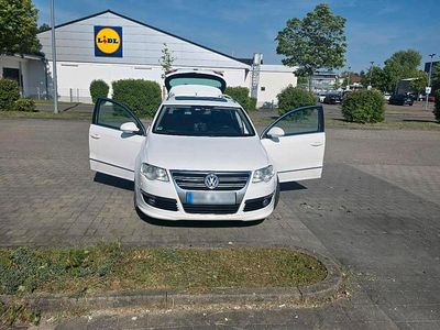 Gebraucht VW Passat 140 PS (102 kW) 2009 Weiß Kleinwagen