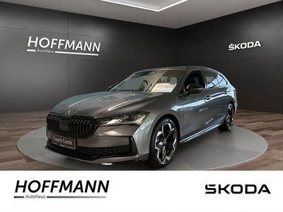 Neu Skoda Superb SportLine 150 PS (110 kW) 2026 Grau Kombi