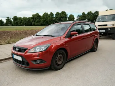 Gebraucht Ford Focus Titanium 109 PS (80 kW) 2010 Rot Kombi