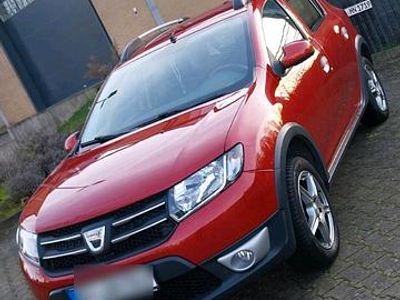 Rot Gebraucht 2015 Dacia Sandero Stepway SUV | 6.000 € (Fairer Preis)