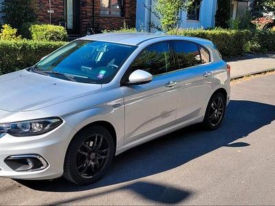 Second-hand Fiat Tipo Lounge 88 CP (64 kW) 2016 Argintiu Berlinǎ