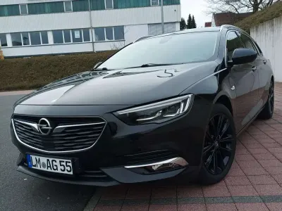 Gebraucht Opel Insignia Country Tourer Innovation 165 PS (121 kW) 2017 Schwarz Kombi