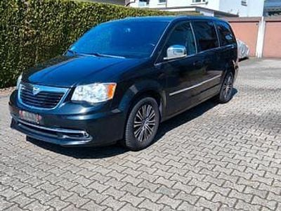 Second-hand Lancia Voyager S 178 CP (130 kW) 2015 Negru Monovolum