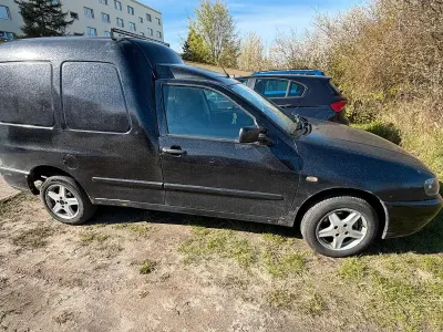 Używany VW Caddy 75 KM (55 kW) 2000 Czarny Minivan