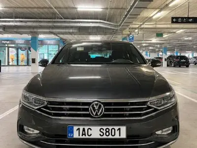 Gebraucht VW Passat Elegance 200 PS (147 kW) 2023 Grau Kombi