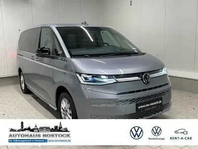 Usata VW T7 Style 150 CV (110 kW) 2024 Argento Furgone