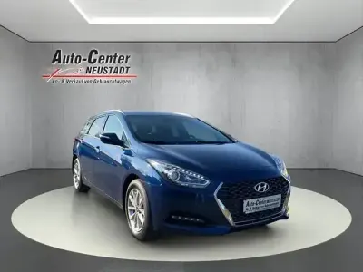 Gebraucht Hyundai i40 Space 135 PS (99 kW) 2018 Blau Kombi