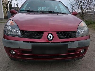 Gebraucht Renault Clio II 75 PS (55 kW) 2003 Rot Kleinwagen