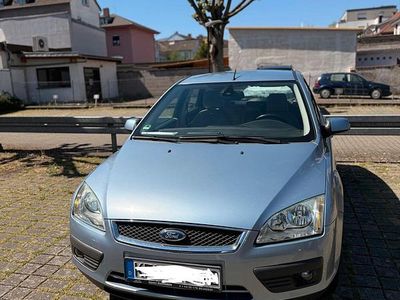 Second-hand Ford Focus 100 CP (73 kW) 2006 Albastru Berlinǎ