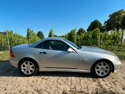 Gebraucht Mercedes SLK230 193 PS (141 kW) 1999 Silber Cabrio