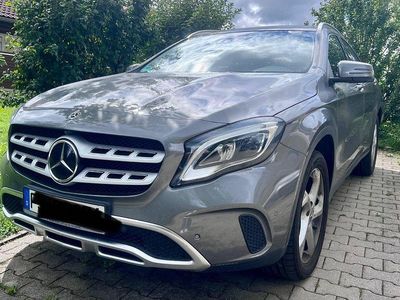 Mercedes GLA220