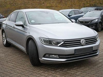Używany VW Passat Highline 179 KM (131 kW) 2017 Srebrny Sedan/Limuzyna