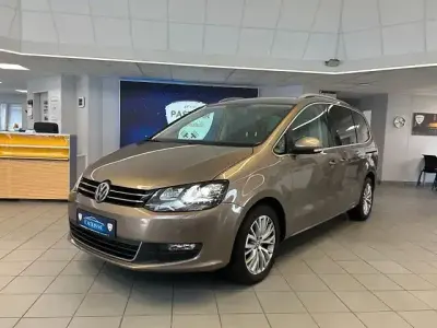 Gebraucht VW Sharan 150 PS (110 kW) 2015 Gold Van / Kleinbus