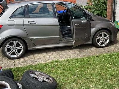 Mercedes B180