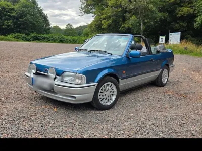 Gebraucht Ford Escort Cabriolet 102 PS (75 kW) 1989 Blau Cabrio