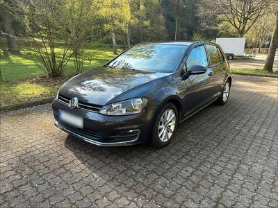 Gebraucht VW Golf VII LOUNGE 125 PS (91 kW) 2015 Grau Limousine