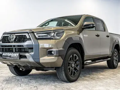 Nowe Toyota HiLux 204 KM (150 kW) 2026 Zielony Pickup