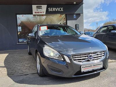 Gebraucht Volvo V60 Momentum 163 PS (119 kW) 2011 Savile grey / metallic Kombi