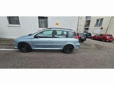 Używany Peugeot 206 Premium 109 KM (80 kW) 2004 Niebieski Sedan/Limuzyna