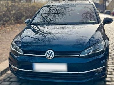 Gebraucht VW Golf VII Highline 150 PS (110 kW) 2019 Blau Kombi