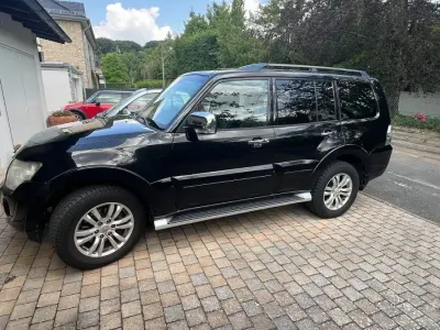 Gebraucht Mitsubishi Pajero Edition 200 PS (147 kW) 2014 Schwarz SUV