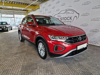 Second-hand VW T-Roc Life 110 CP (80 kW) 2023 Roșu SUV