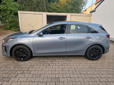 Gebraucht Kia Ceed Turbo 140 PS (102 kW) 2020 Grau Kleinwagen