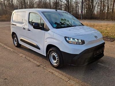 Gebraucht Toyota Proace City City 102 PS (75 kW) 2024 Weiß Van / Kleinbus