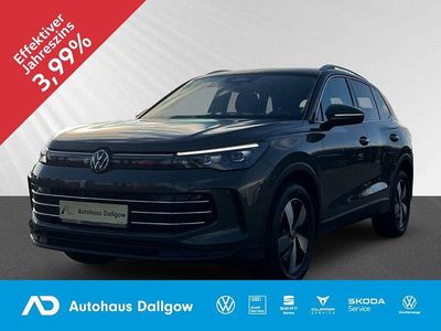 Grün Gebraucht 2024 VW Tiguan Elegance SUV | 49.900 € (Teuer)