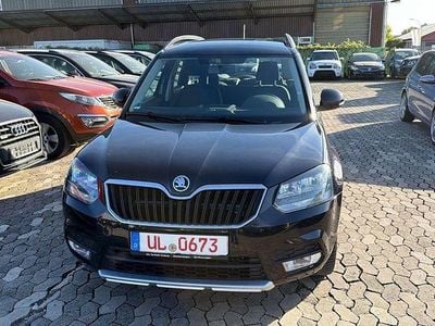 Second-hand Skoda Yeti Active 110 CP (80 kW) 2015 Negru SUV
