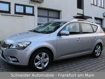 Gebraucht Kia Ceed 90 PS (66 kW) 2012 Silber (metallic) Kleinwagen