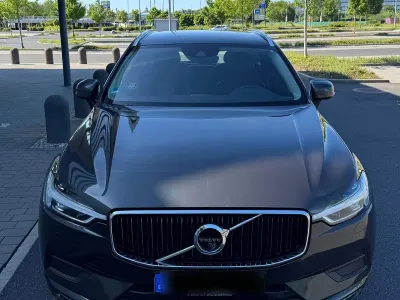 Używany Volvo XC60 Momentum 190 KM (139 kW) 2019 Szary SUV