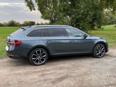 gebraucht Skoda Superb SCOUT*DSG*4X4*MATRIX*AHK*STAND*CANT*PANO*19" & 20"