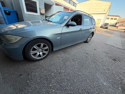 Gebraucht BMW 325 217 PS (159 kW) 2006 Silber Kombi