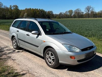 Second-hand Ford Focus 101 CP (74 kW) 2001 Argintiu Break