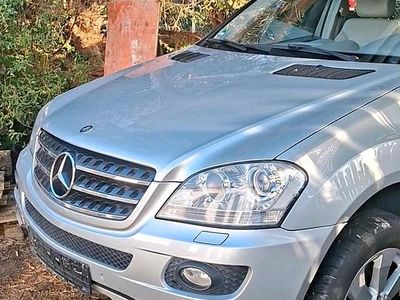 Grau Gebraucht 2007 Mercedes ML420 SUV | 8.000 €