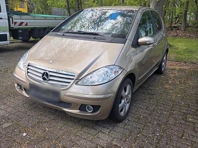 Usata Mercedes A200 136 CV (100 kW) 2005 Oro Utilitaria
