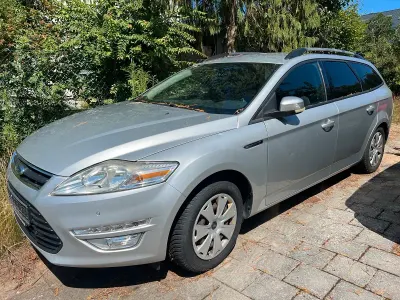 Gebraucht Ford Mondeo 160 PS (117 kW) 2011 Silber Kombi