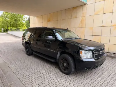 Używany Chevrolet Suburban LTZ 325 KM (239 kW) 2007 Czarny SUV