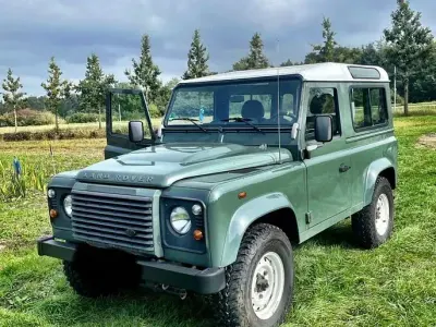 Gebraucht Land Rover Defender 122 PS (89 kW) 2012 Grün Kombi