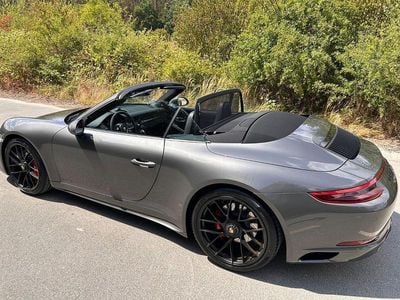 Porsche 911 Carrera 4 GTS