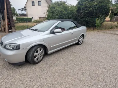 Gebraucht Opel Astra 103 PS (75 kW) 2004 Silber Cabrio