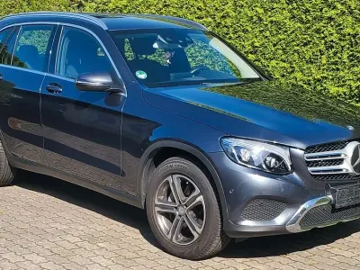 Używany Mercedes GLC250 211 KM (155 kW) 2016 Szary SUV