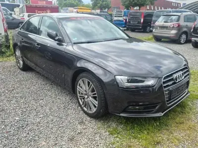 Gebraucht Audi A4 Attraction 170 PS (125 kW) 2013 Grau Limousine