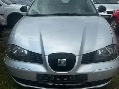 Używany Seat Ibiza Stella 64 KM (47 kW) 2003 Srebrny Hatchback